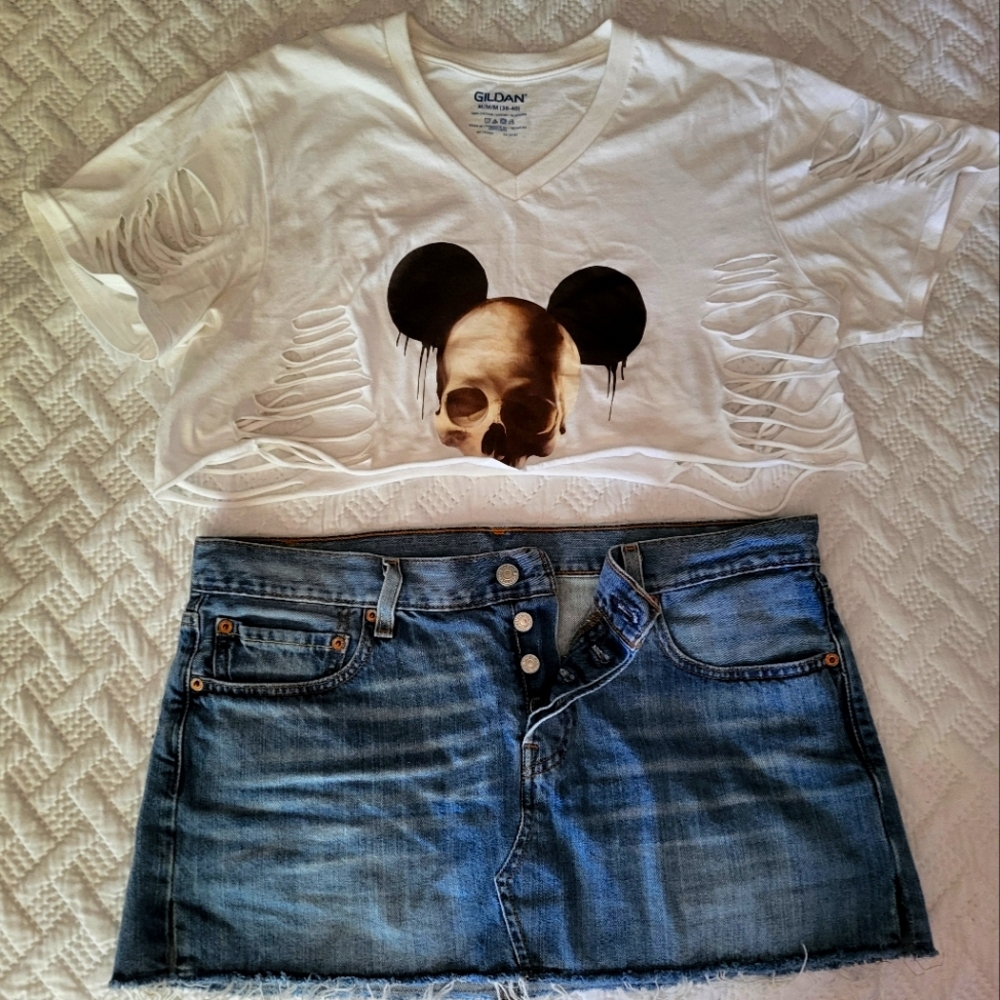 Skull mouse and Levi short skirt